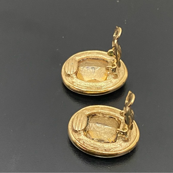 Vintage GIVENCHY New York Goldtone Oval Clear Crystal Rhinestone Clip Earrings - Picture 9 of 16